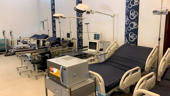 Entrega de Equipamiento al Hospital de Clinicas